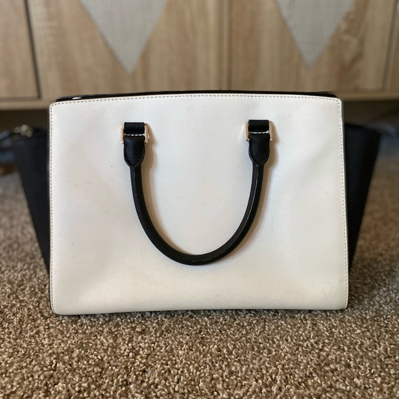 Michael Kors Selma Handbag - Picture 8 of 11